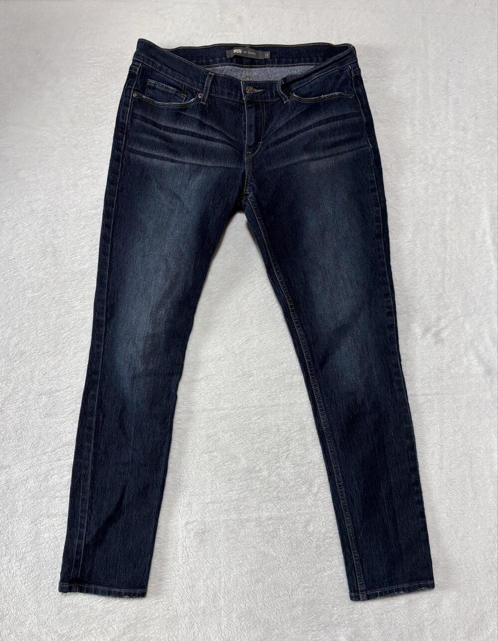 Levi's 524 Skinny Jeans Juniors 11 Blue Dark Wash Stretch Denim 5 Pocket